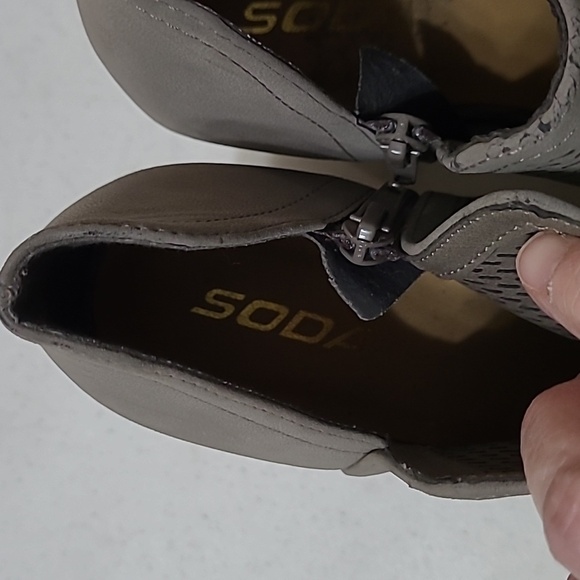 Soda Women's Gray Peep-Toe Ankle Boots Size 8 - Picture 5 of 11